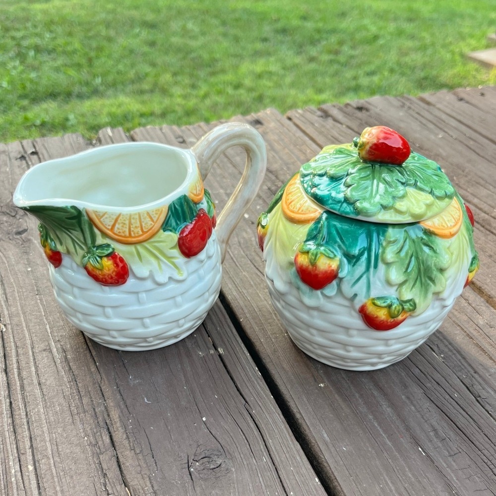 Corner Ruby Tropical Fruit Collection Creamer and Sugar Bowl Set‎ Hand Painted